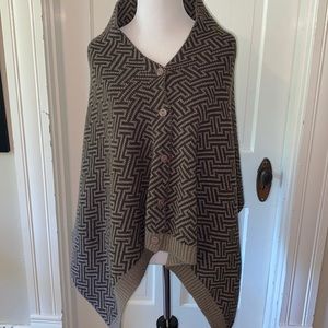 Like NEW Geometric Print Wrap/Poncho